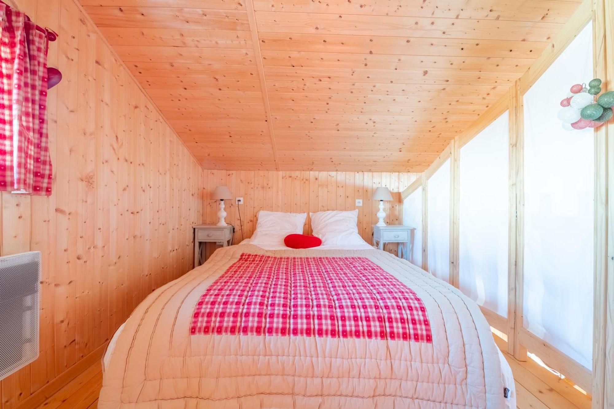 Chalet L'Embellie - Chalet Avec Piscine Partagee Saint-Laurent-en-Grandvaux المظهر الخارجي الصورة