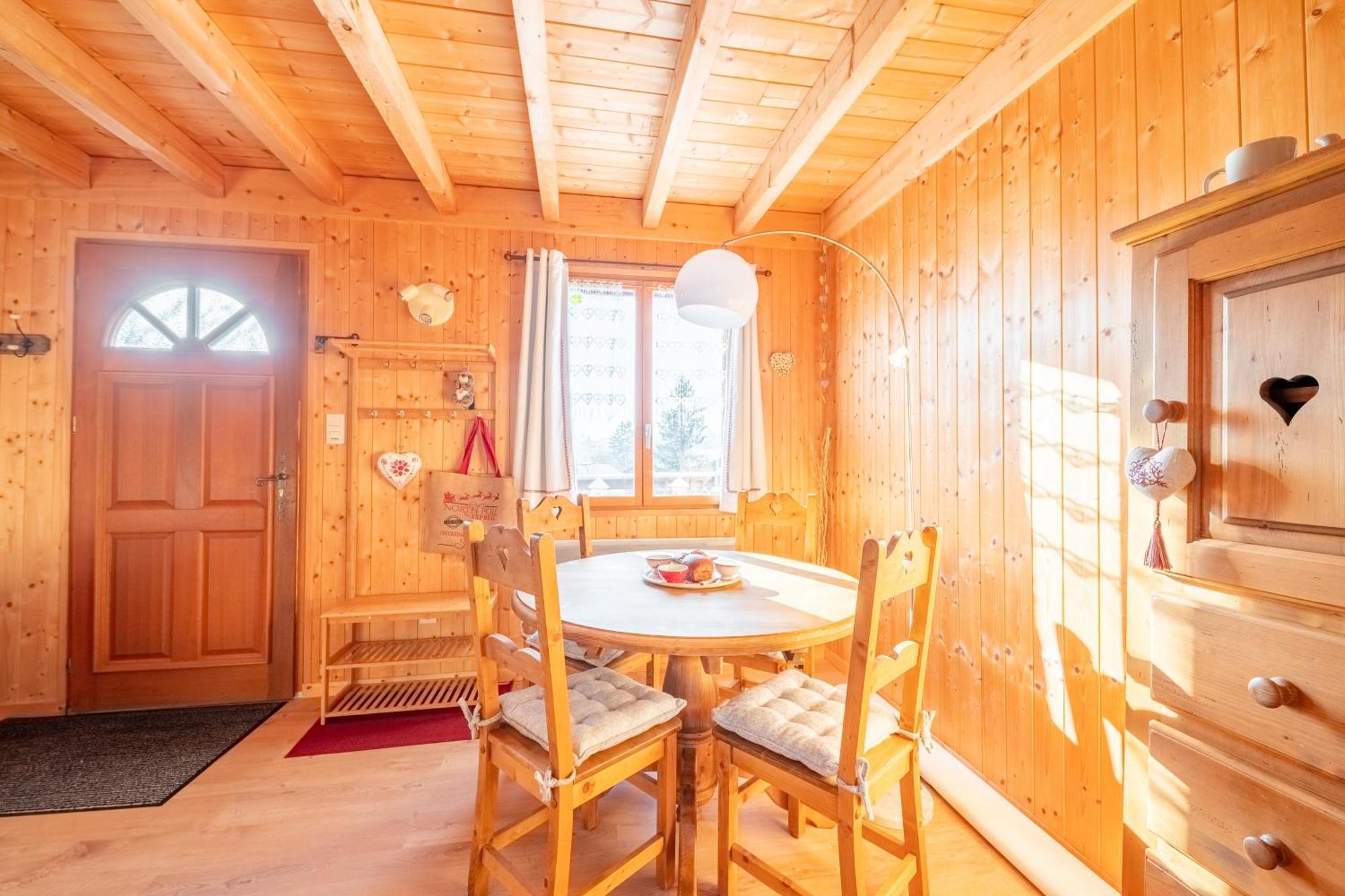 Chalet L'Embellie - Chalet Avec Piscine Partagee Saint-Laurent-en-Grandvaux المظهر الخارجي الصورة