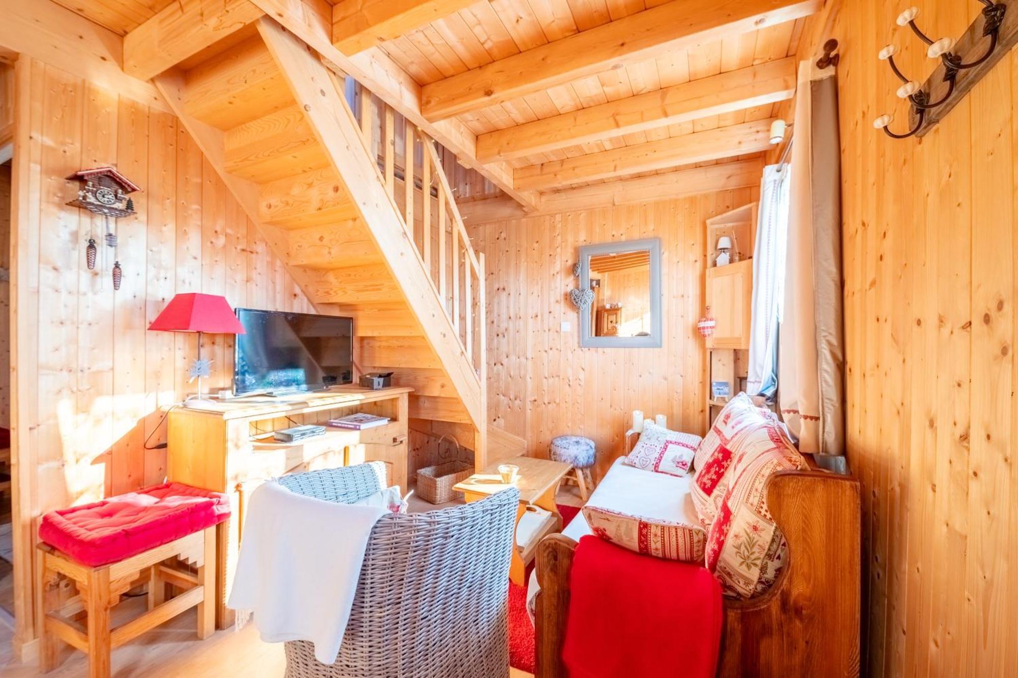 Chalet L'Embellie - Chalet Avec Piscine Partagee Saint-Laurent-en-Grandvaux المظهر الخارجي الصورة