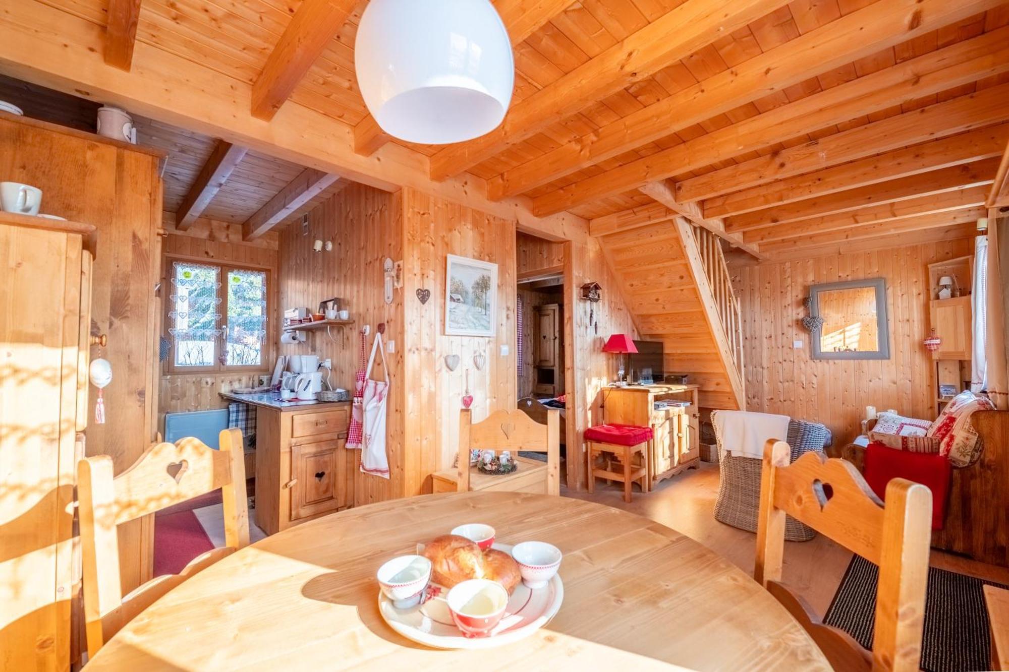 Chalet L'Embellie - Chalet Avec Piscine Partagee Saint-Laurent-en-Grandvaux المظهر الخارجي الصورة