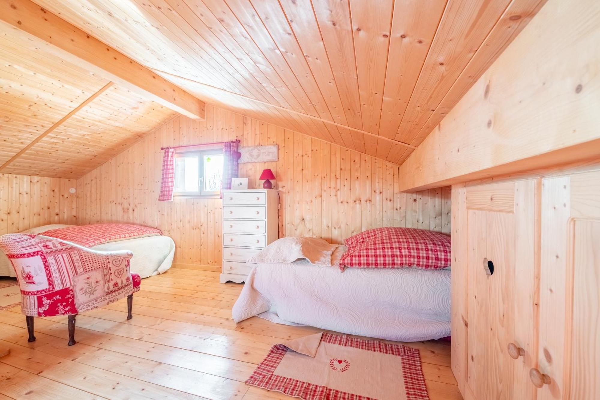Chalet L'Embellie - Chalet Avec Piscine Partagee Saint-Laurent-en-Grandvaux المظهر الخارجي الصورة